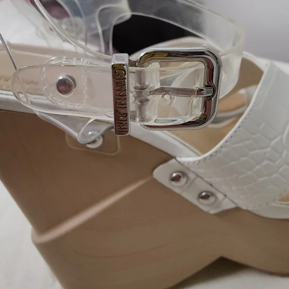 Gianni Bini white wedges Size 9 - Picture 8 of 16
